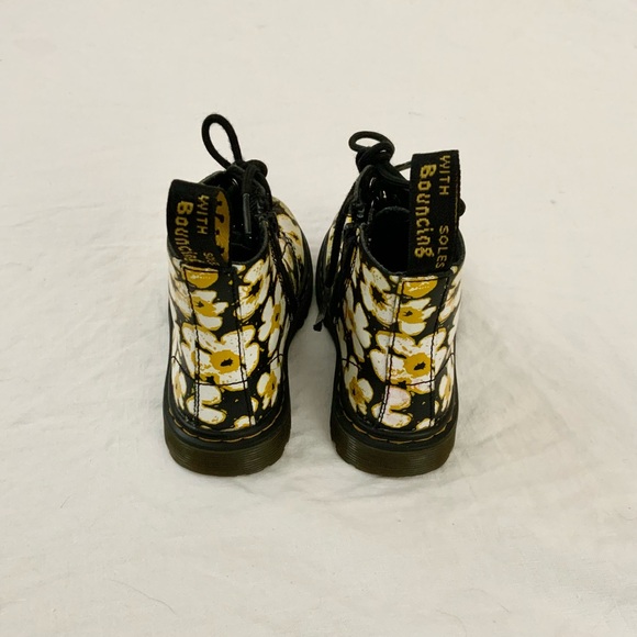❌SOLD❌ Dr Martens | Toddler 1460 Pansy Patent Leather Lace Up Boots | Size 9 - Picture 5 of 9